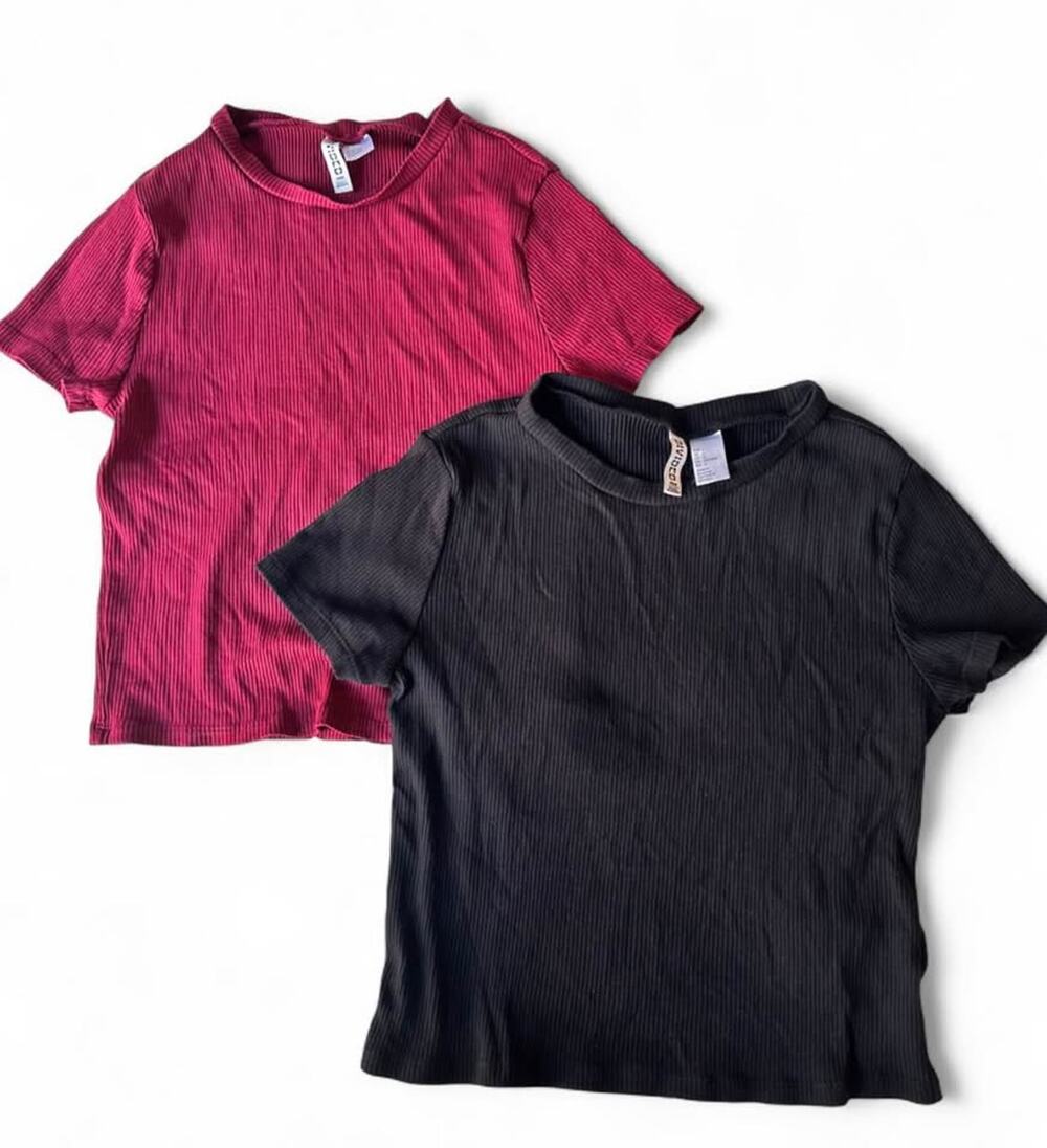 Women’s H&M Divided Ribbed Short Sleeve Crop T-Shirts Size L - Set of 2